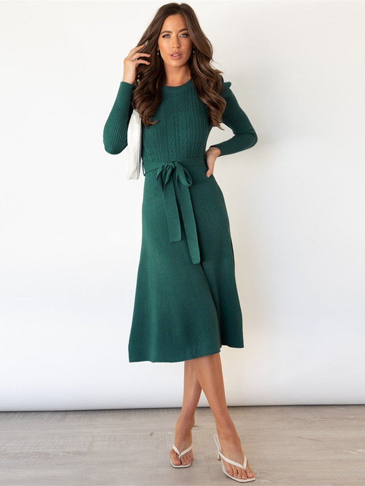 Knitted midi dress with round neckline