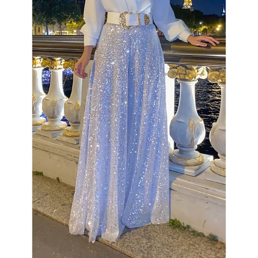 Two-piece set with V-neck, ideal for any occasion