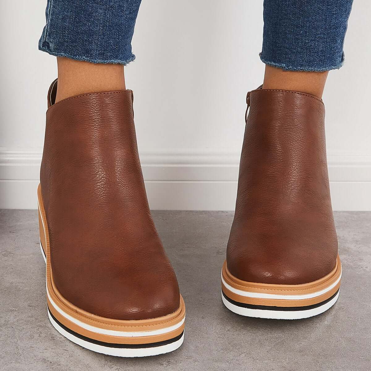 Velina Moda | Women's Ankle Boots with Platform and Side Zipper