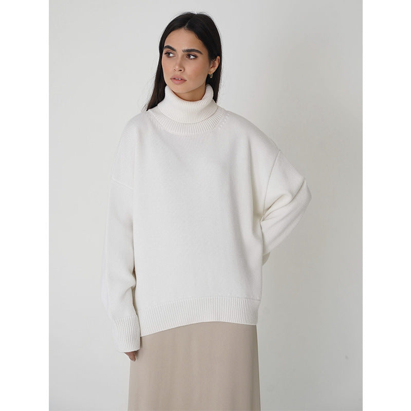 Oversized Winter Sweater with High Neck and Ribbed Cuffs