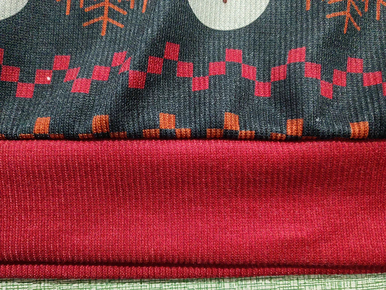 Velina Moda | 3D Christmas sweater - Humorous Tardis design & Warmer comfort for the holidays