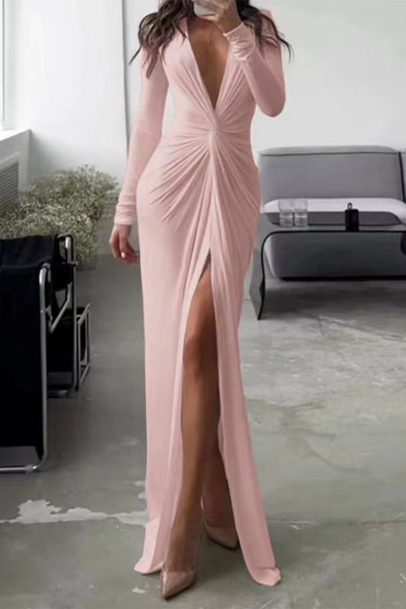 Chloé - Elegant dress with V-neckline and pleated neckline