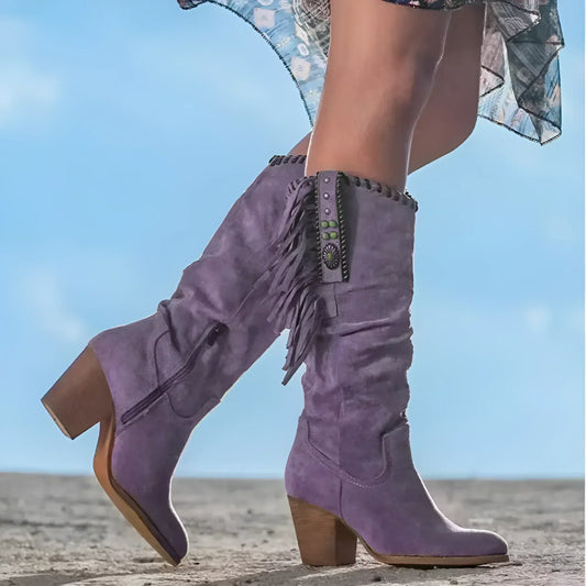Cowboy boots in brown suede with fringes and turquoise details