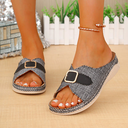 Comfortable sandals with bicolor crossed straps
