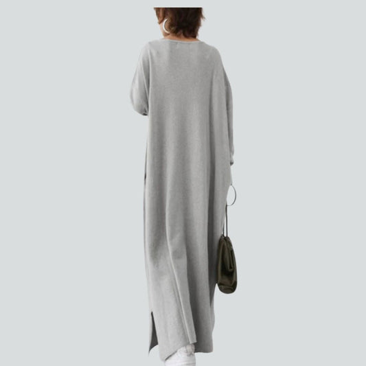 Maxi knit dress with V-neck and long sleeves in relaxed fit
