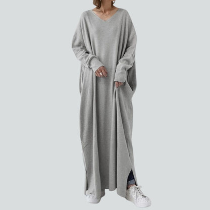 Maxi knit dress with V-neck and long sleeves in relaxed fit