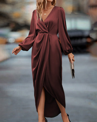Elegant dress with puff sleeves and V-neck
