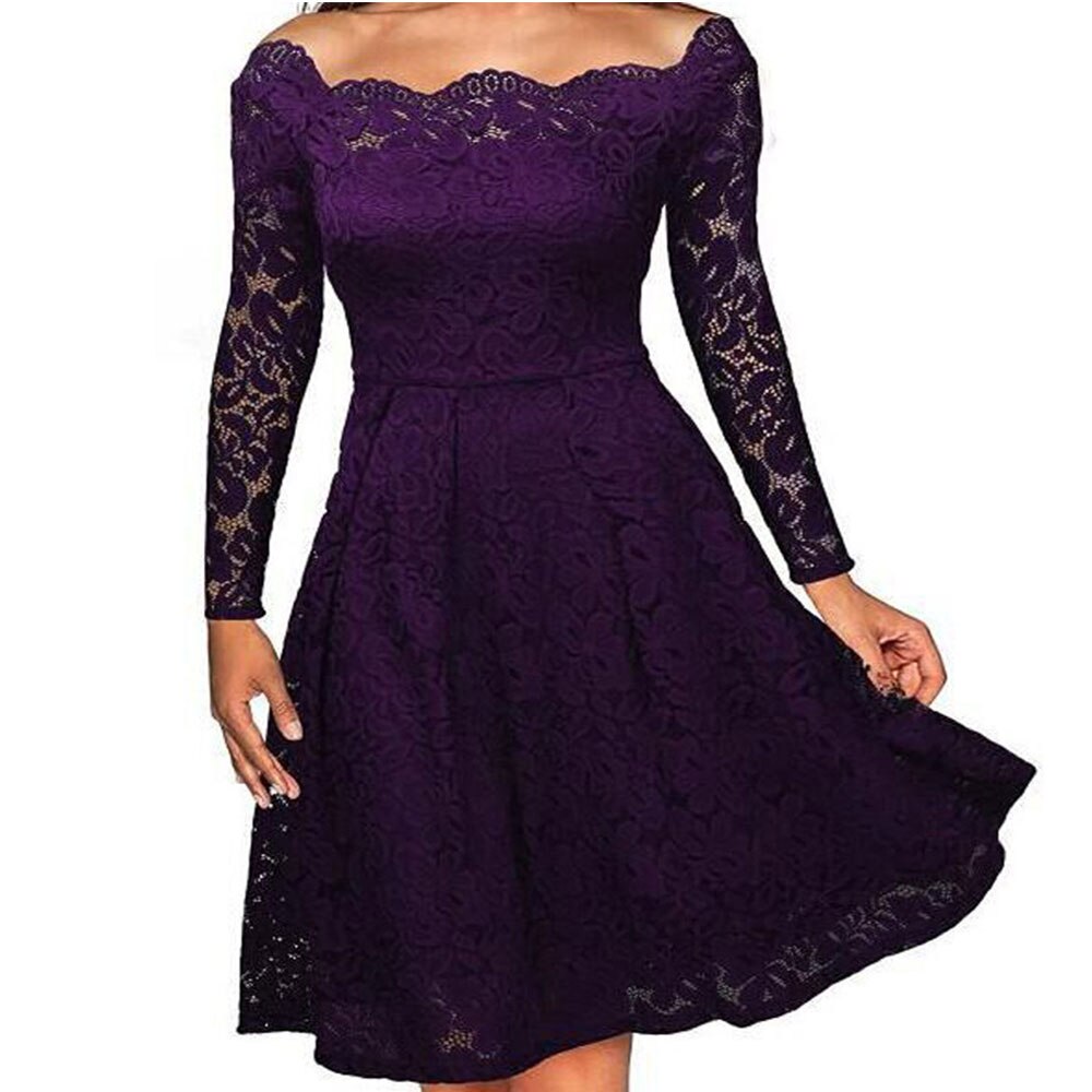 Lace dress with neckline opening and sleeves