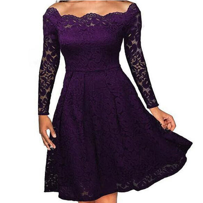 Lace dress with neckline opening and sleeves