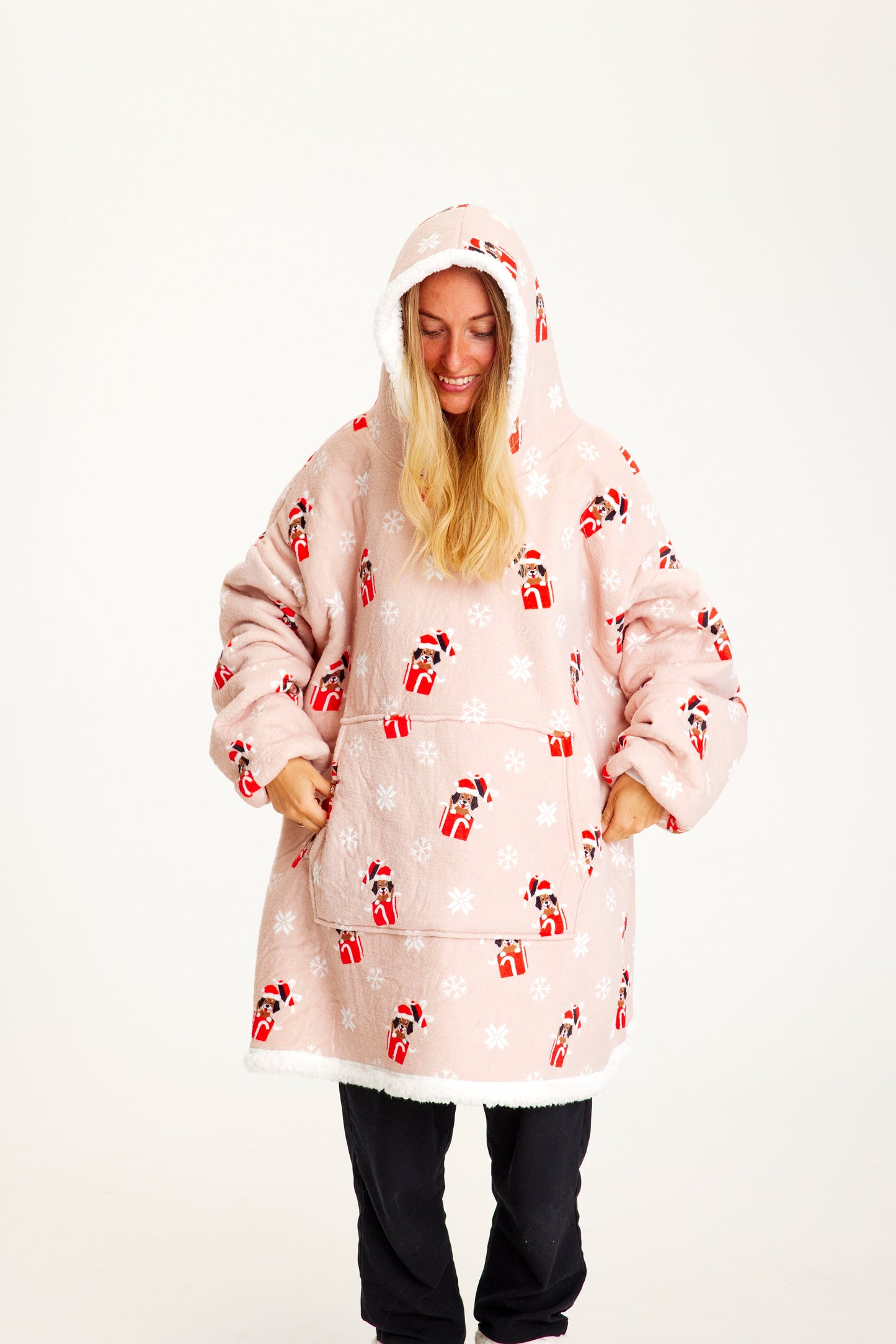 Velina Moda | Doggo Christmas Dream Hoodie