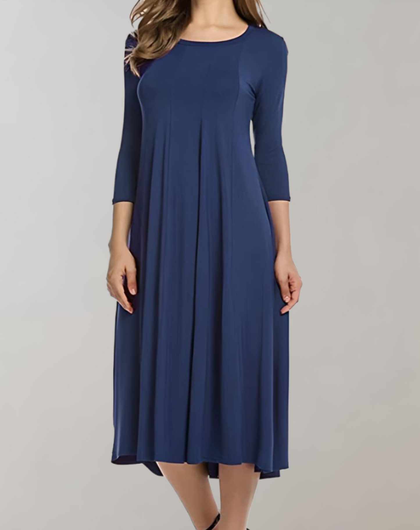 Swing dress with 3/4 sleeves and round neckline