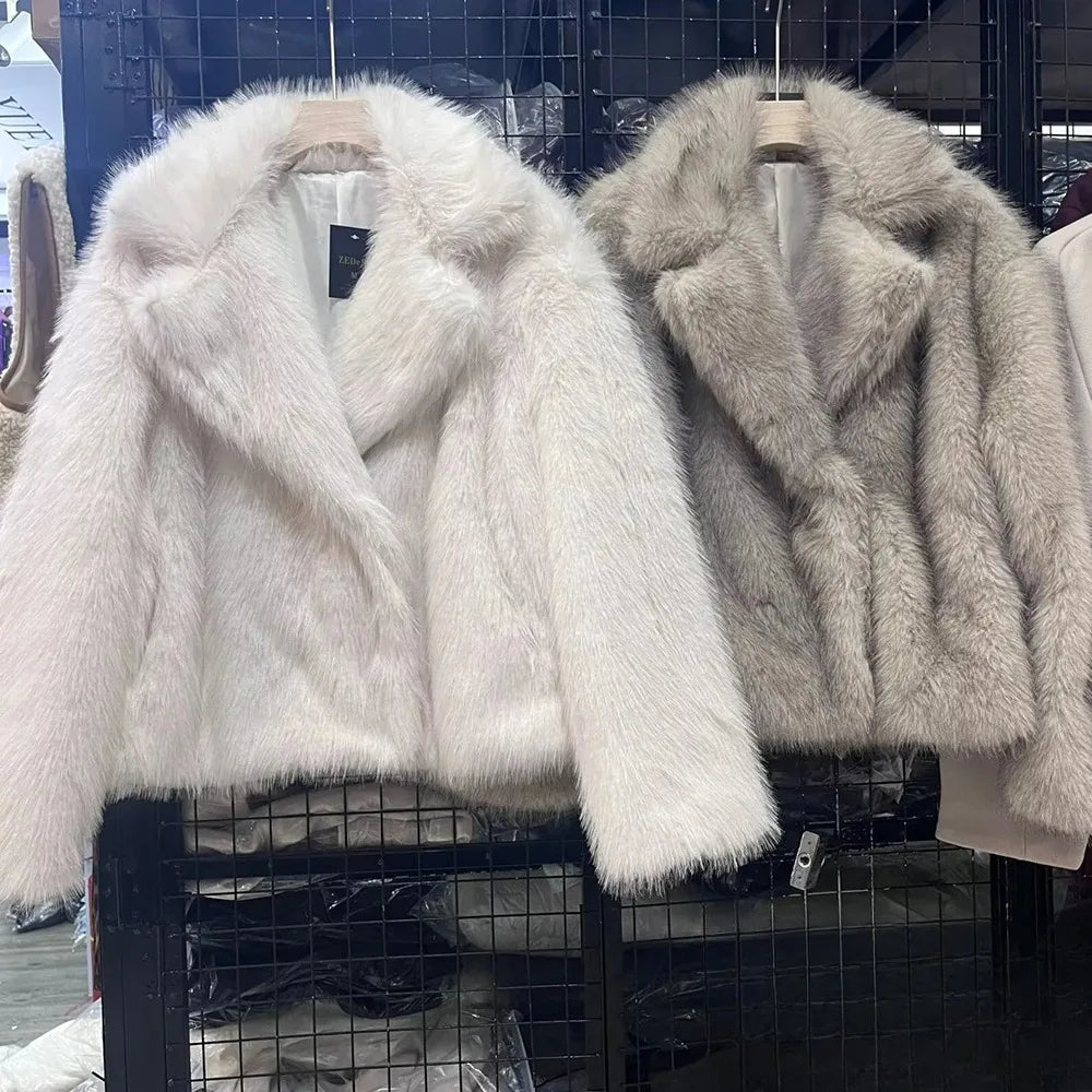 Velina Moda | Vintage - Women's Winter Jacket with Faux Fur and Lapel