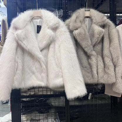 Velina Moda | Vintage - Women's Winter Jacket with Faux Fur and Lapel
