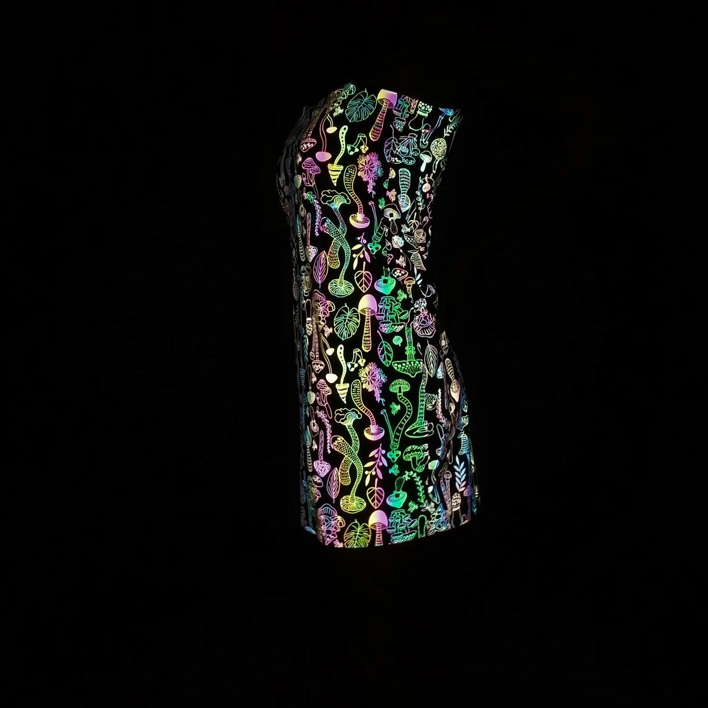 Shiny party dress with phosphorescent effect