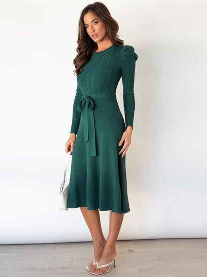 Knitted midi dress with round neckline