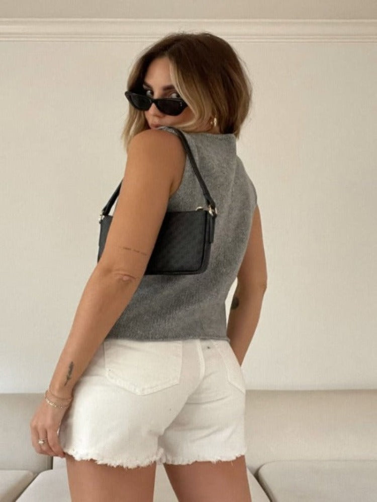 Macie | Top de punto con cuello de pico