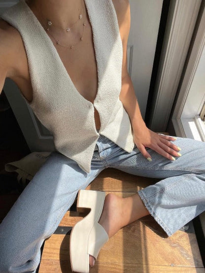 Macie | Top de punto con cuello de pico