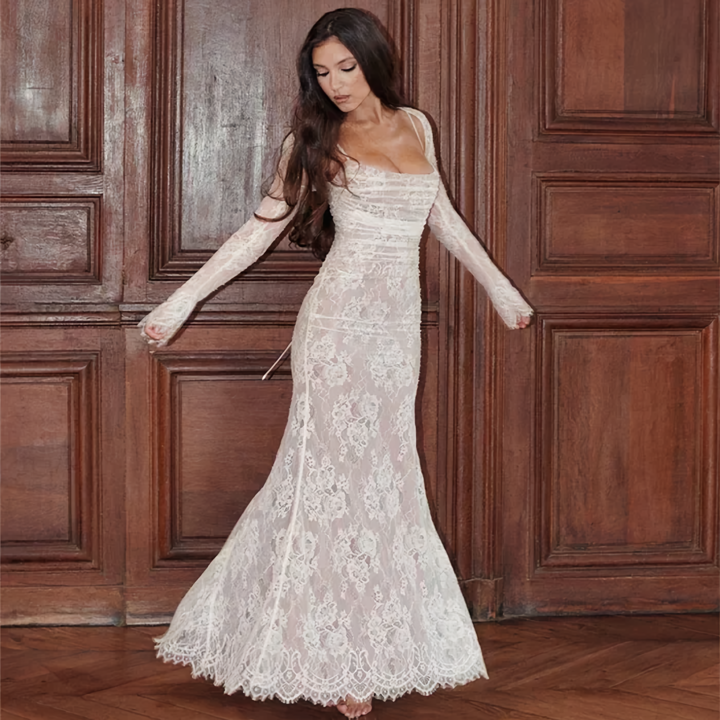 Maxi dress with lace embroidery and straps