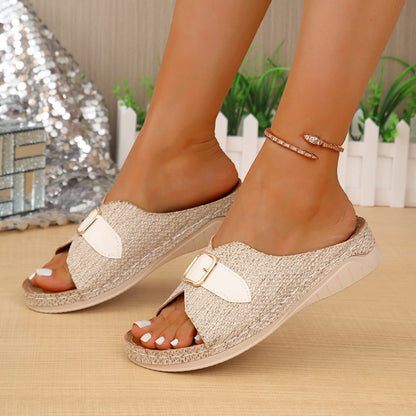Comfortable sandals with bicolor crossed straps