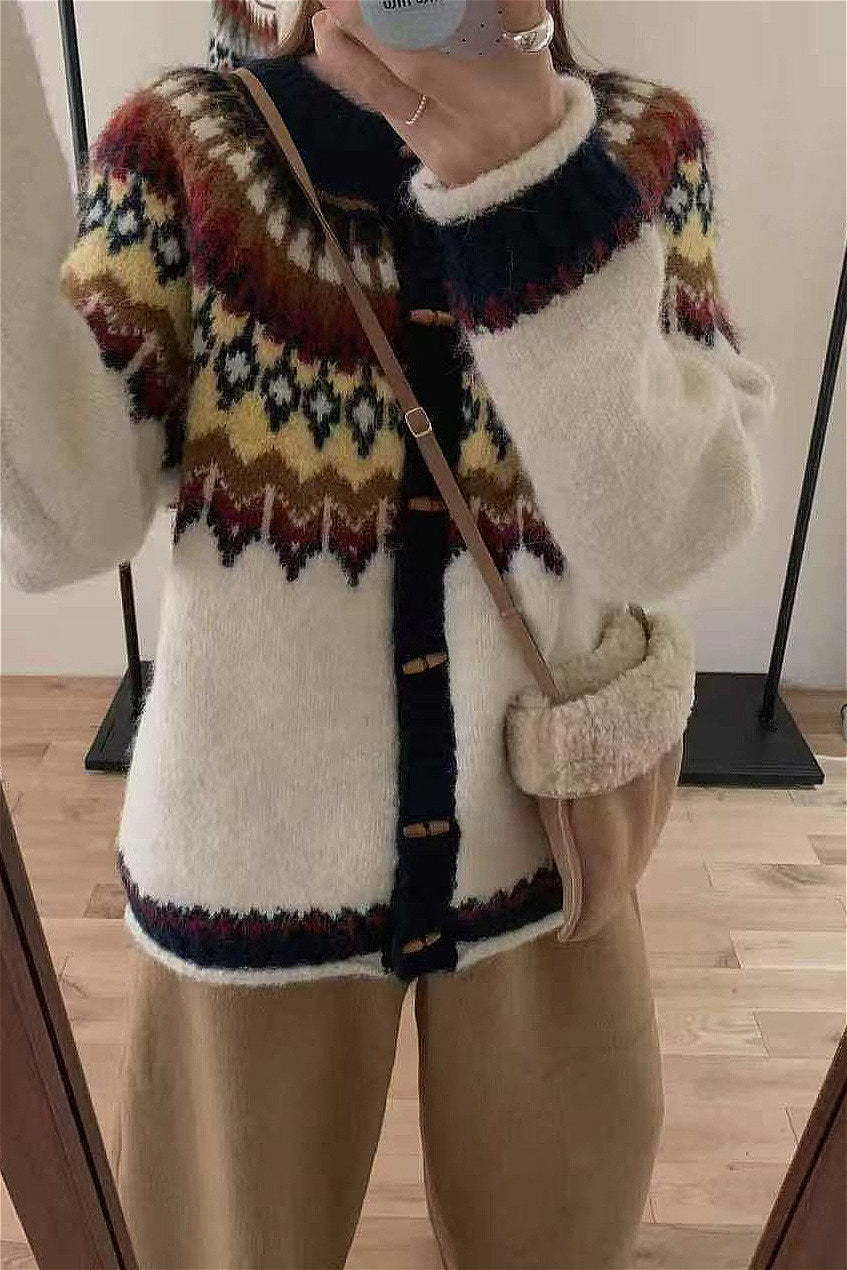 Velina Moda | Round Neck Fair Isle Christmas Horn Button Cardigan