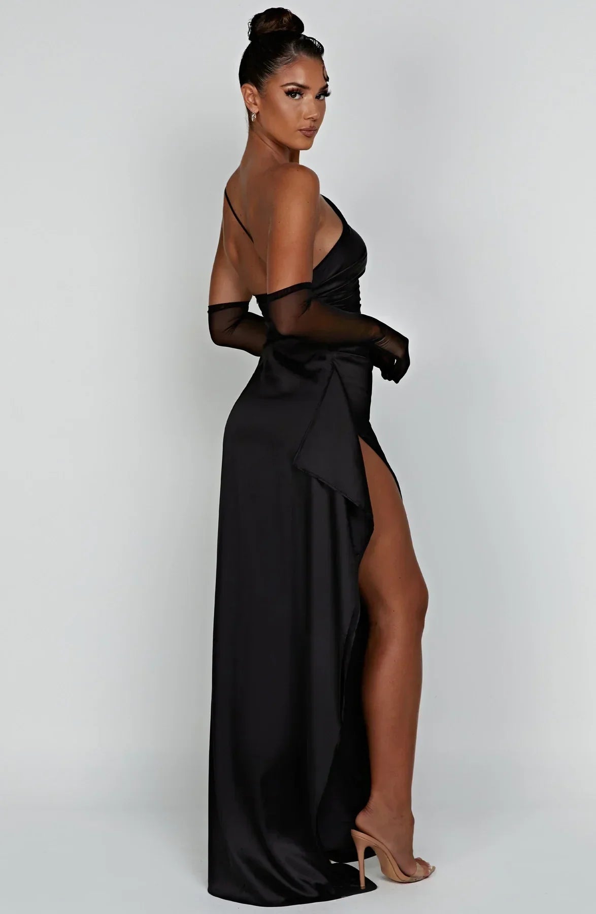 One-shoulder satin split dress