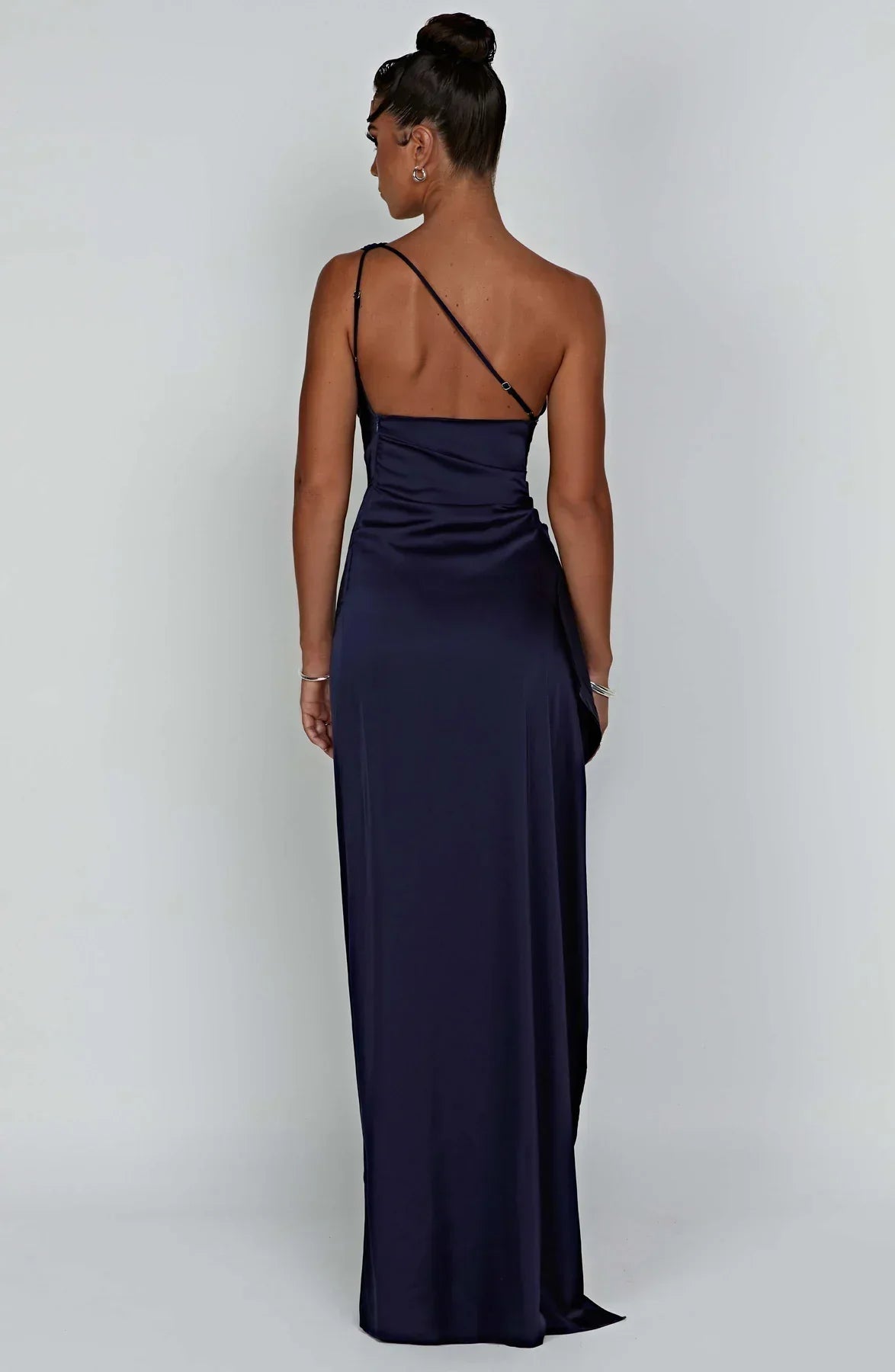 One-shoulder satin split dress