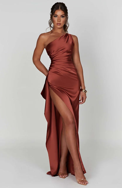 One-shoulder satin split dress