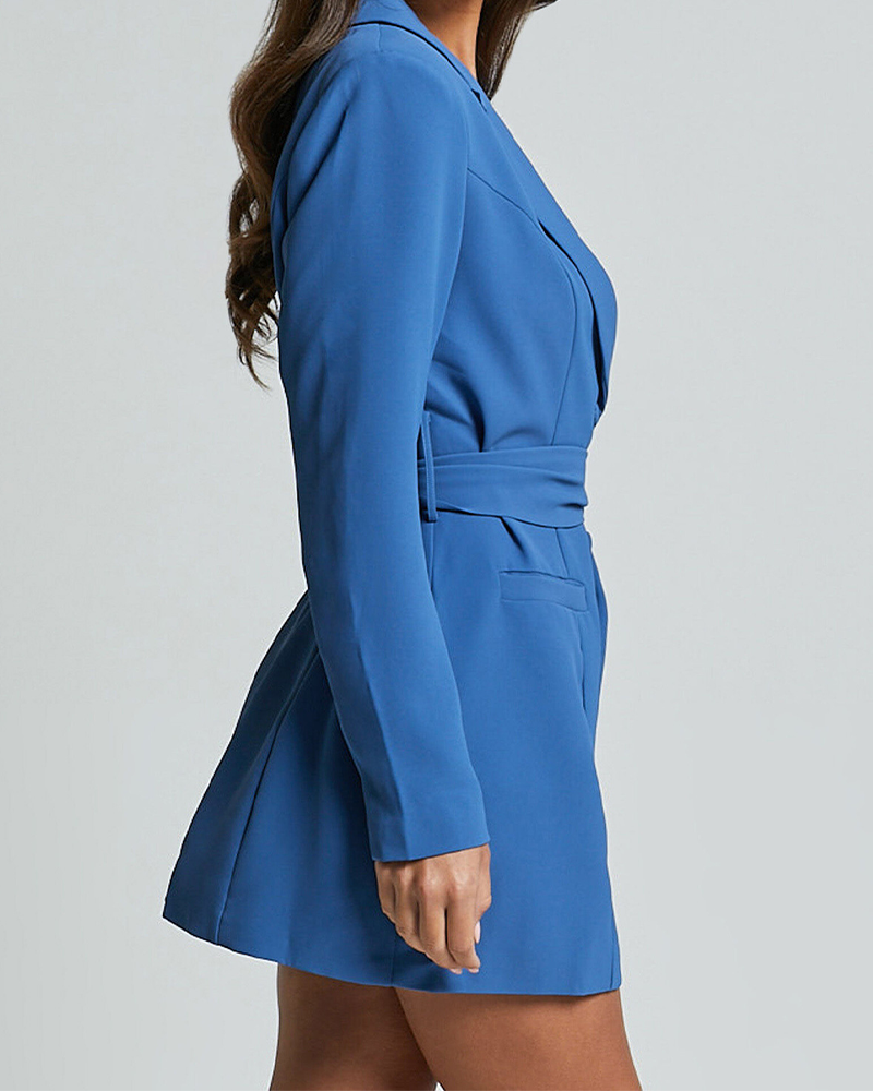 Velina Moda | A Slimming Blazer