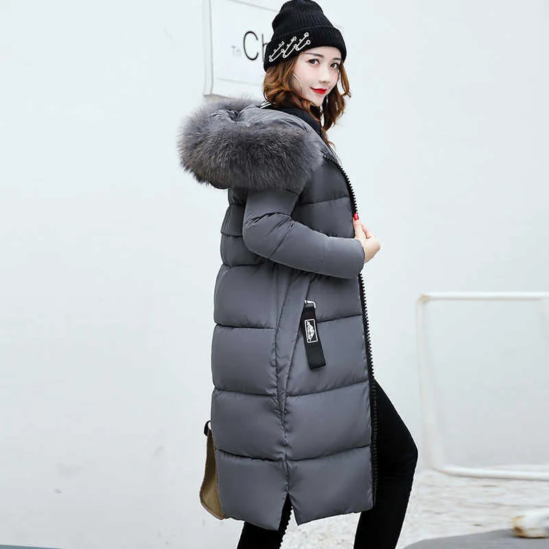 Long coat with fur collar
